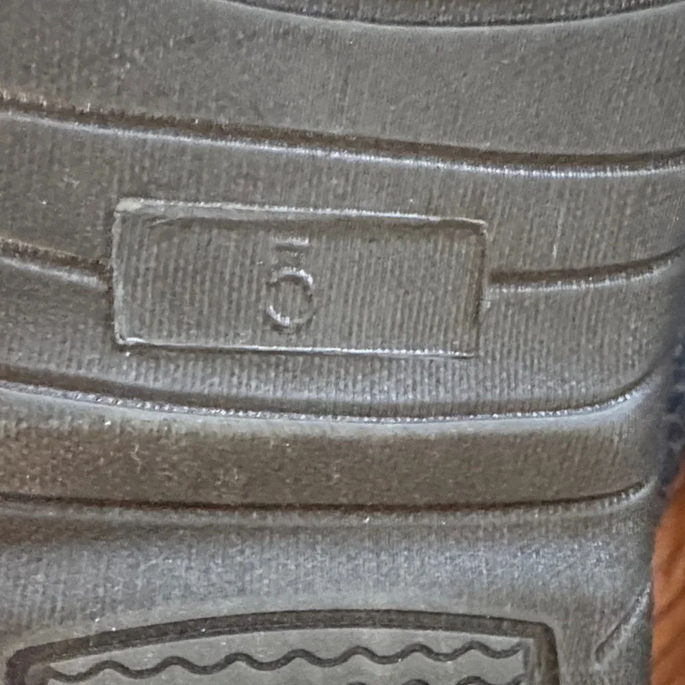 Lucky Brand Boys size 5 Navy Slippers with Brown Detail NWOT